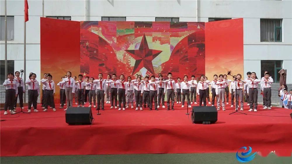 “春城”昆明迎来2024年首场雪 民众开启“云”赏雪模式